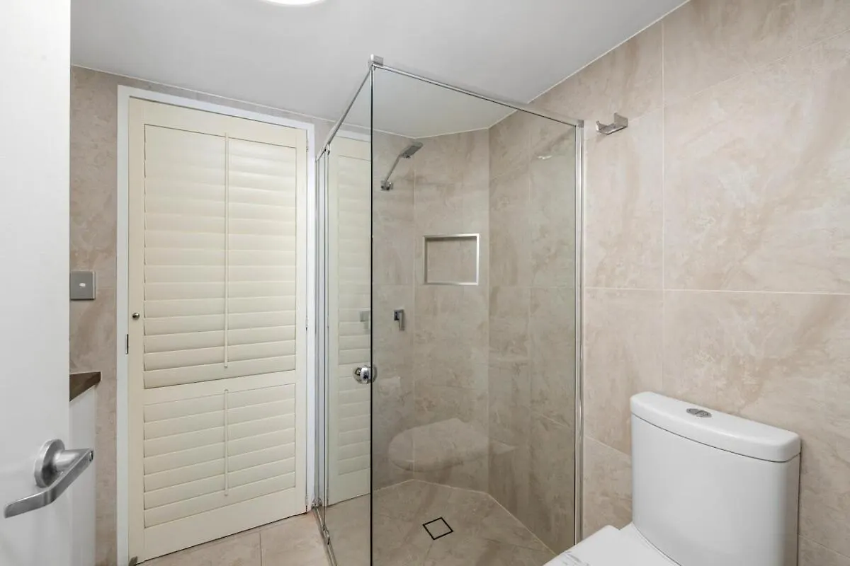מולולאבה Superior One-Bedroom Penthouse With Ocean Views & Exclusive Rooftop דירה